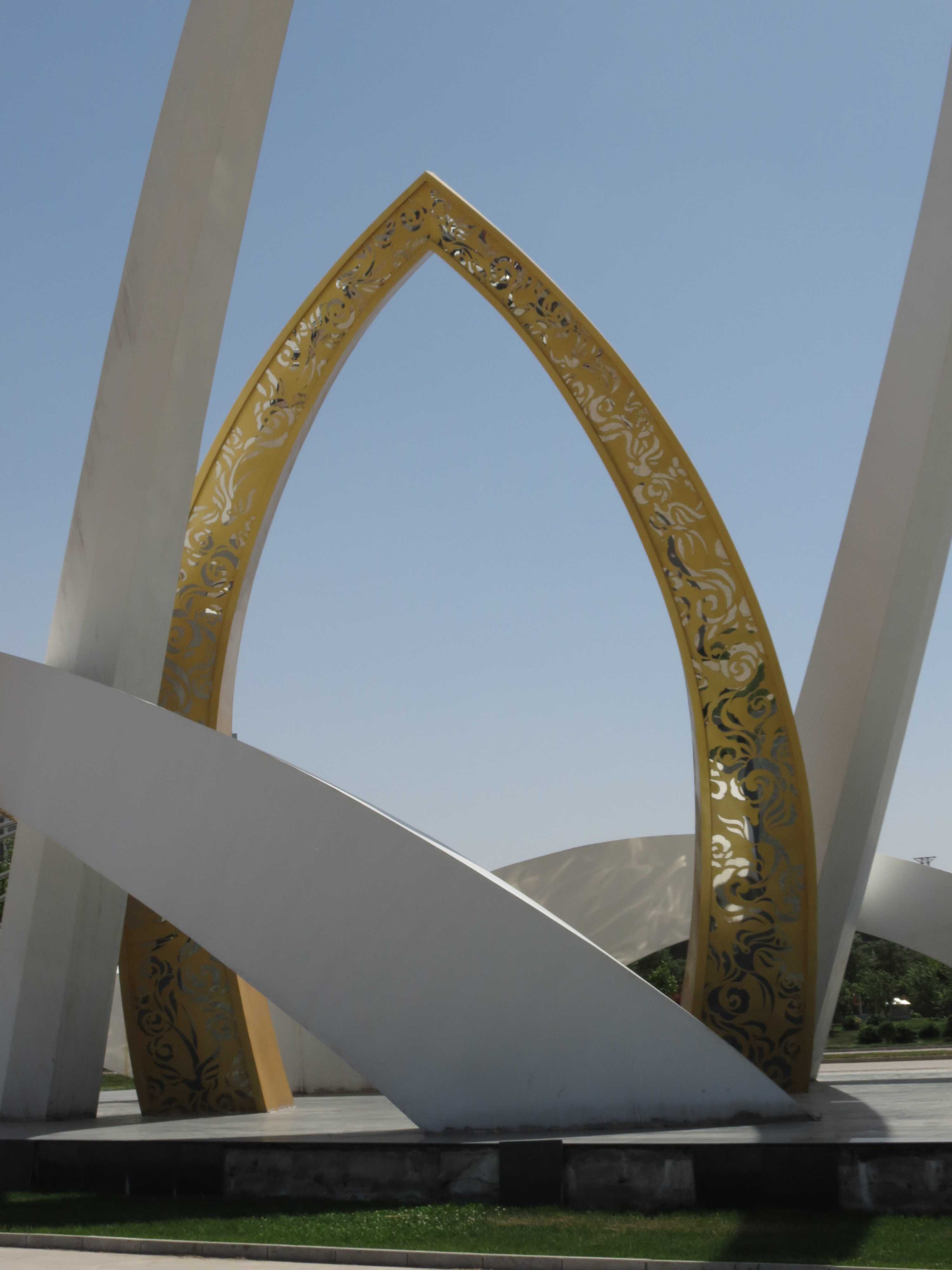 大型不銹鋼雕塑，機(jī)場(chǎng)不銹鋼雕塑，廣場(chǎng)景觀雕塑